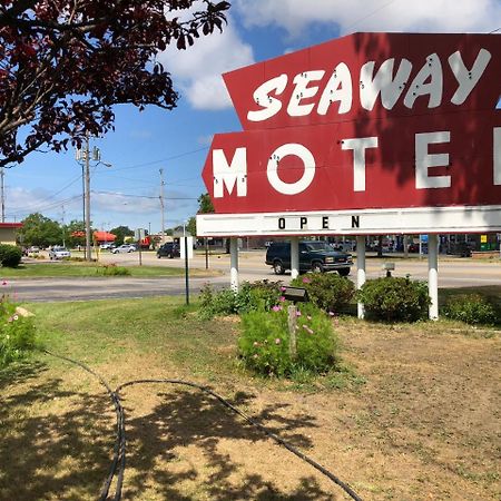 Seaway Motel Roosevelt Park Dış mekan fotoğraf