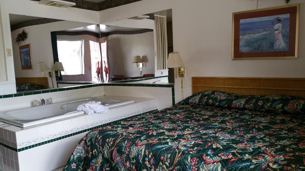 Seaway Motel Roosevelt Park Dış mekan fotoğraf
