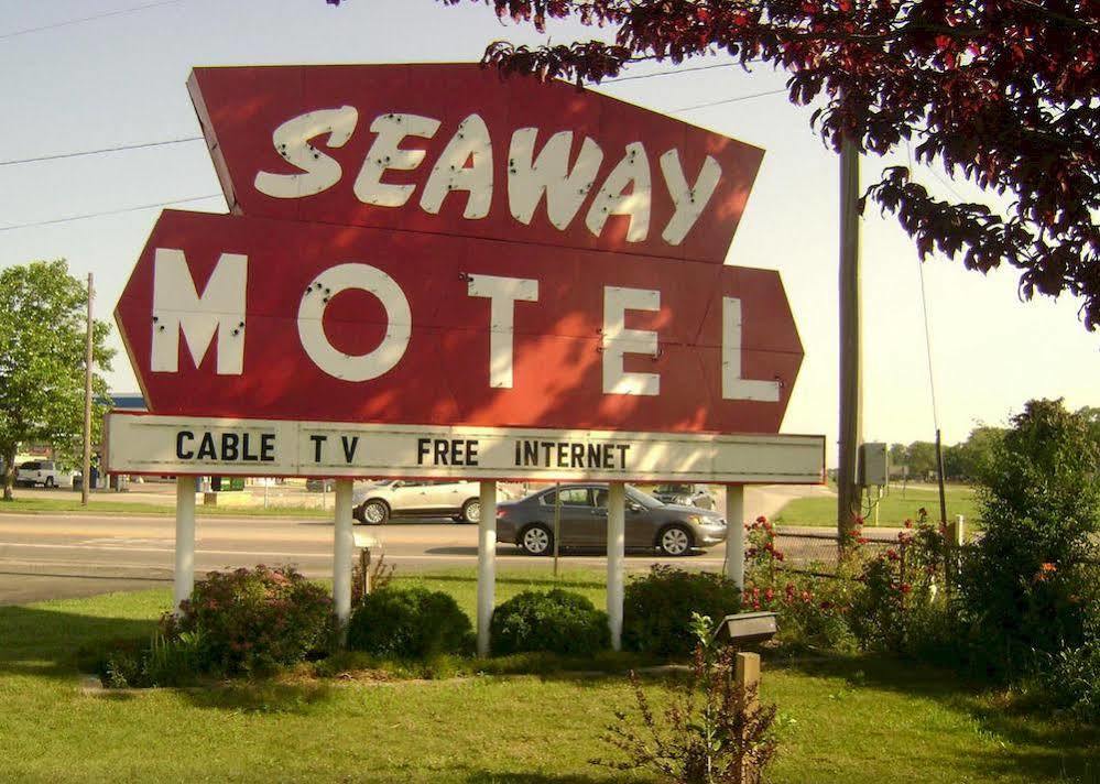Seaway Motel Roosevelt Park Dış mekan fotoğraf